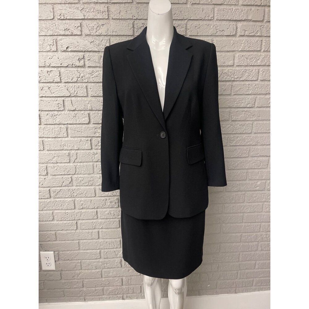 Nygard Petite Women Black 2 Piece Crape Skirt Suit Size 8P Skirt (6P jacket)